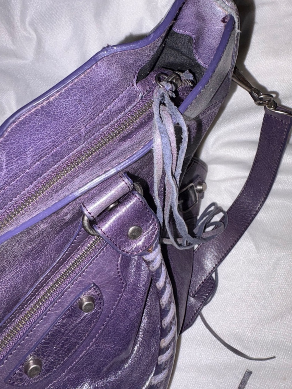 Yummy Purple Italian Distressed Leather Vintage Tote Bag!! - Picture 11 of 15